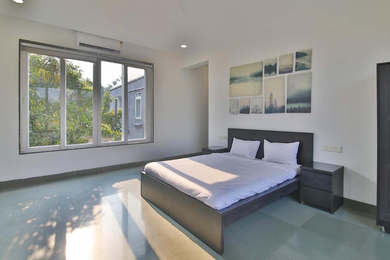 Twilight Grove By Stayvista - Pool- View Villa With Manicured Lawn, Contemporary Interiors & Home Theatre Karjat Exteriör bild