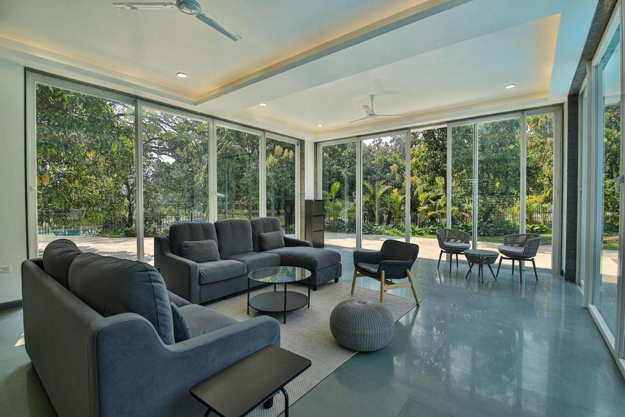 Twilight Grove By Stayvista - Pool- View Villa With Manicured Lawn, Contemporary Interiors & Home Theatre Karjat Exteriör bild
