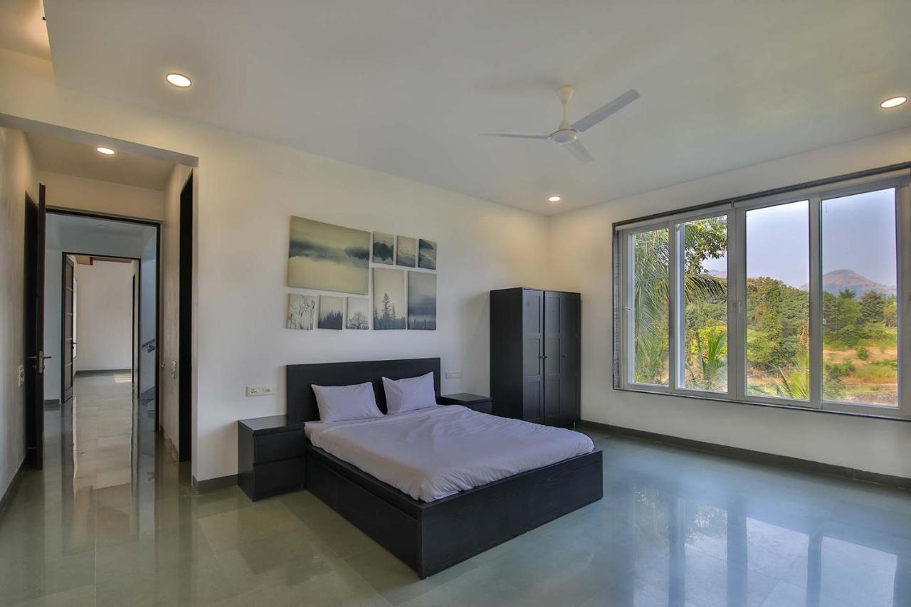 Twilight Grove By Stayvista - Pool- View Villa With Manicured Lawn, Contemporary Interiors & Home Theatre Karjat Exteriör bild